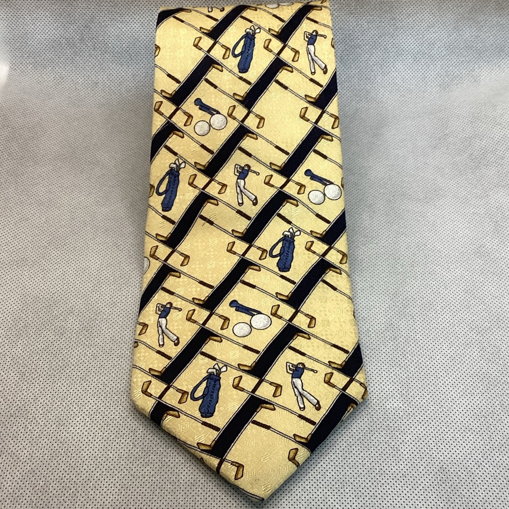 Men's Yellow Golf Pattern Silk Tie with Navy Accents